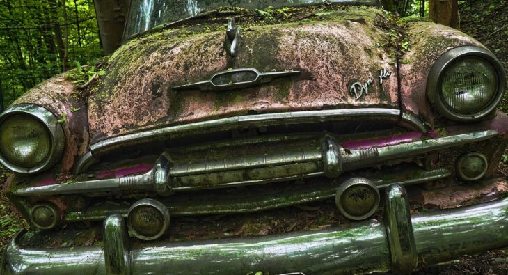 Jak skutecznie zlikwidować powypadkowy samochód w Warszawie? Przewodnik krok po kroku!