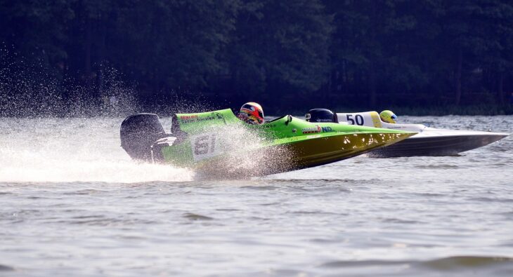 Sea Ray – Legenda Motorówek. Dlaczego Ciągle Dominuje na Rynku?